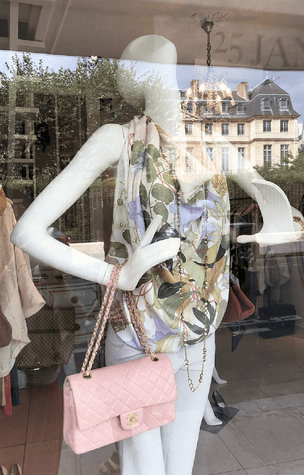 シックで大胆:トップスとして