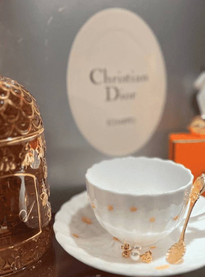 ディオールのティーカップ&ソーサーで紅茶やコーヒーを格上げ