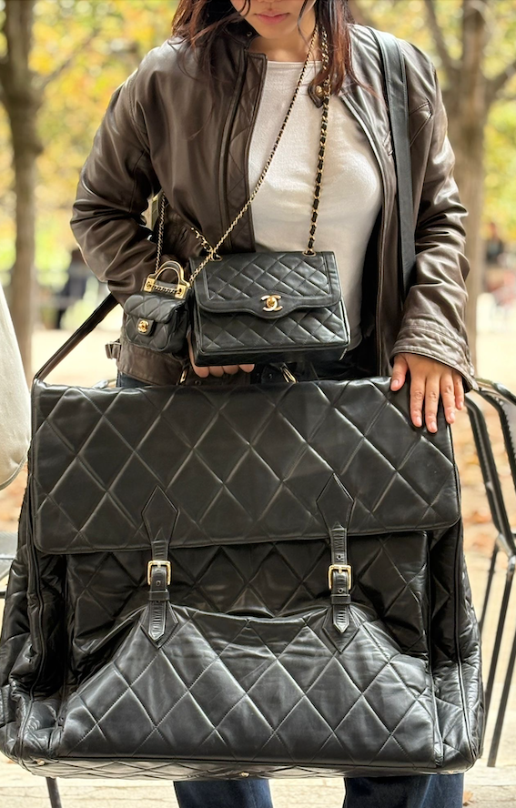 ヴィンテージ・パリで出会う、唯一無二のシャネル エキストララージ ヴィンテージバッグ