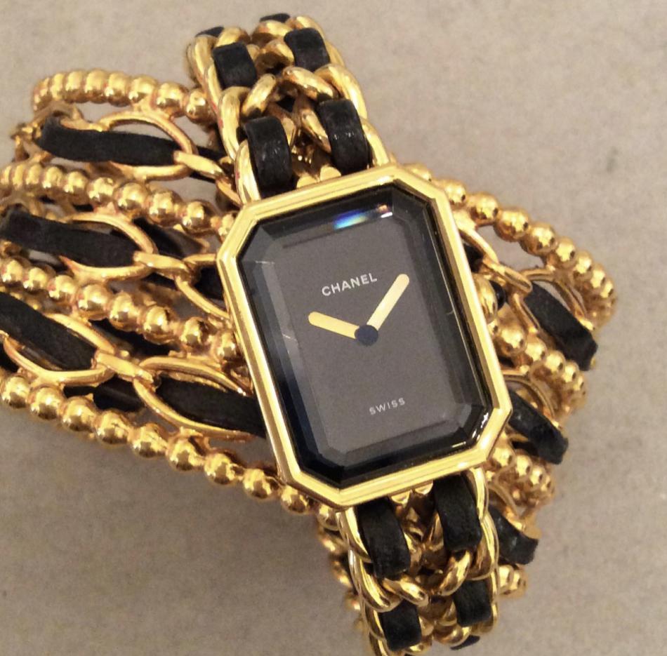 時を纏う-シャネルのヴィンテージウォッチと90年代の夢
