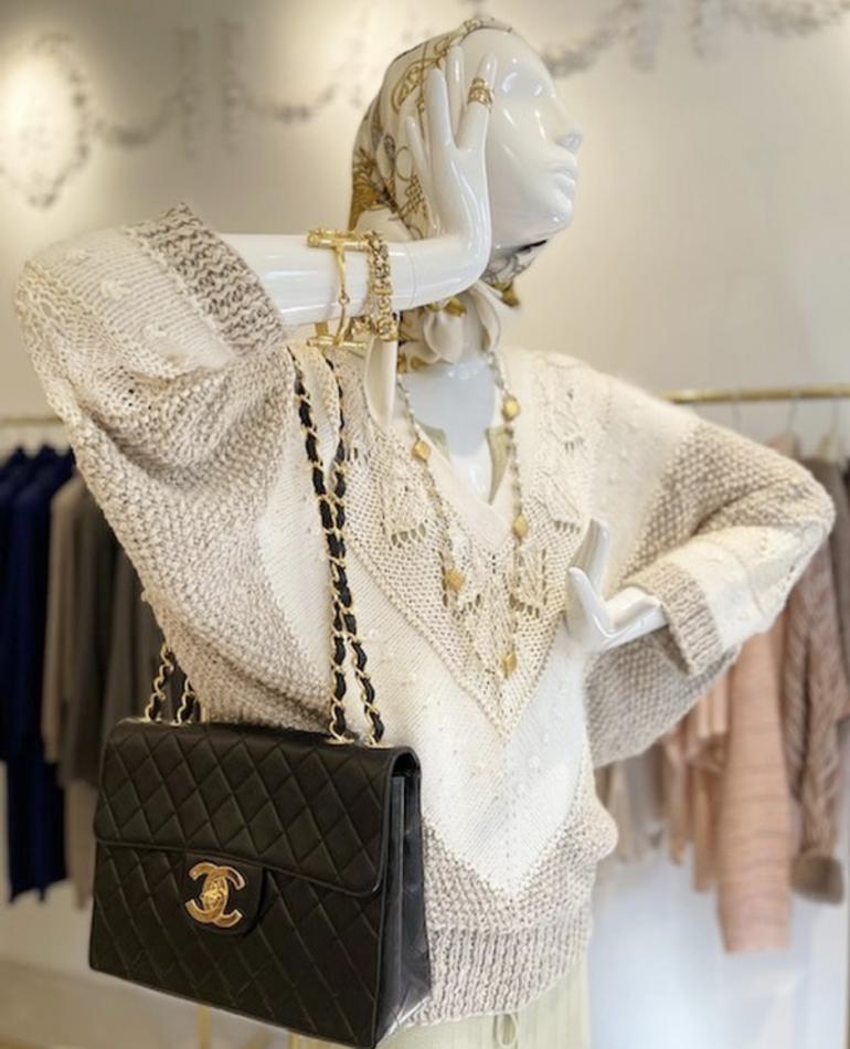 冬のエレガンスをまとう Vintage Paris:シャネルバッグと25 Janvier コレクションの完璧なハーモニー