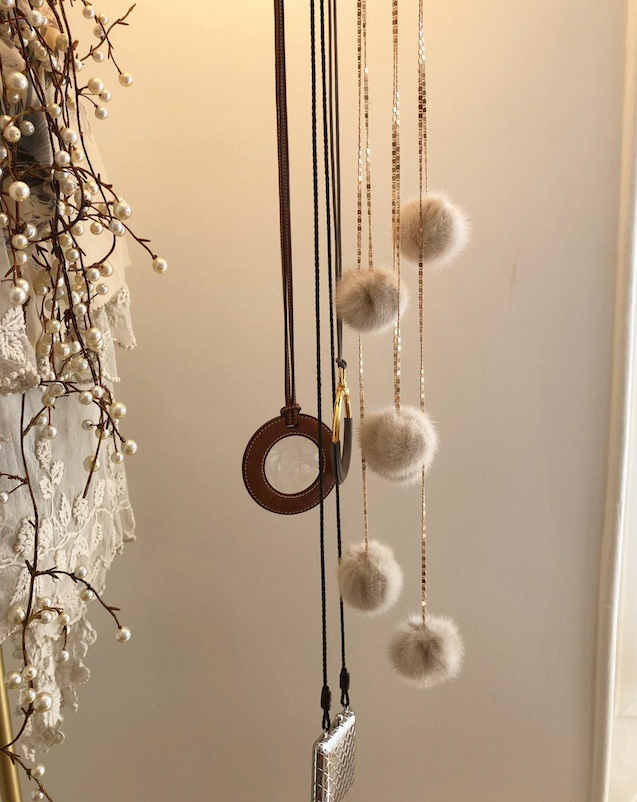 アクセサリーは “語るもの” だけでいい